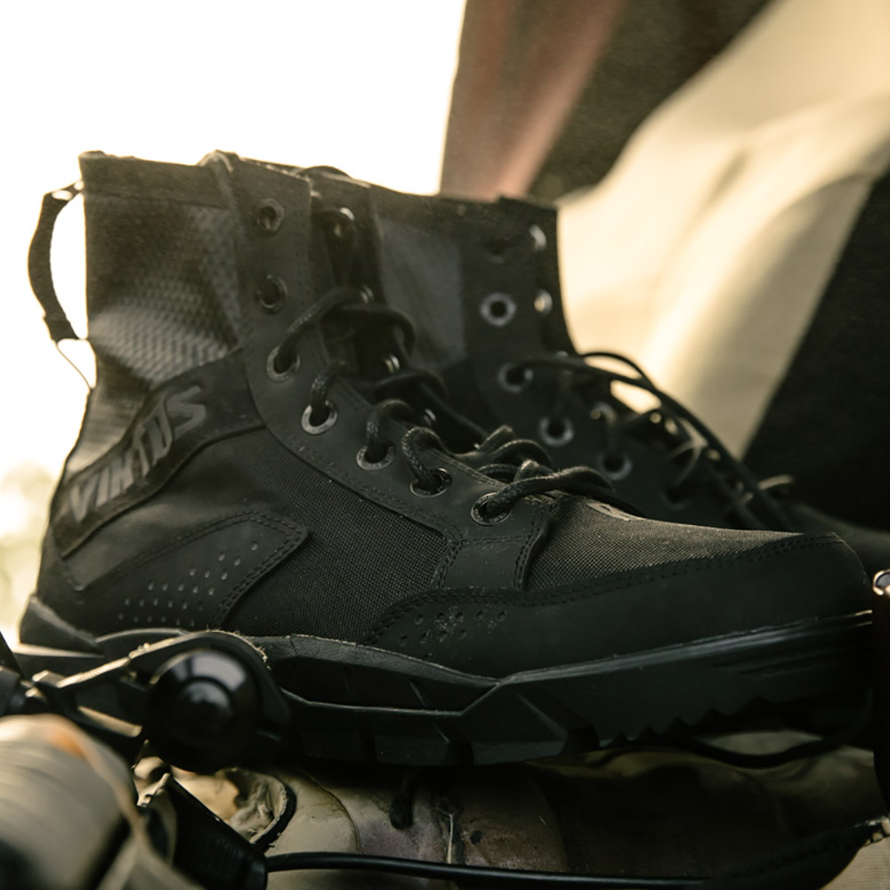 naturalizer johnny combat boot